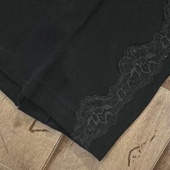 NWOT VS slip lace side skirt and slip - Picture 2 of 6